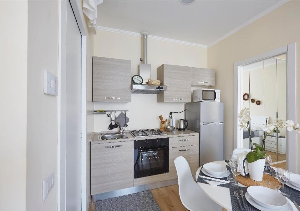 Beautiful Bohemian Apartment In Center Conditioned Air Côme Esterno foto