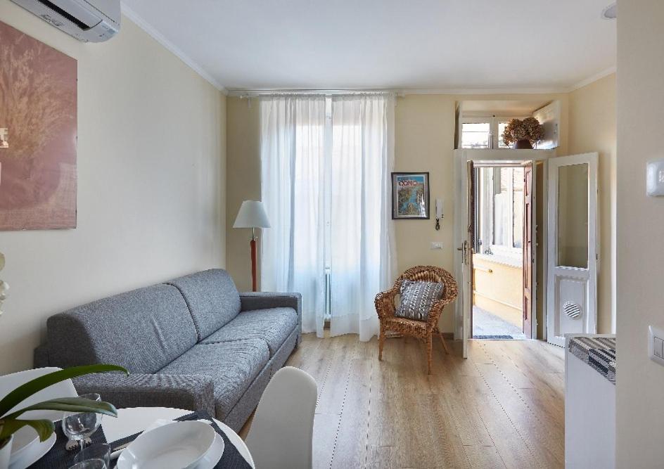 Beautiful Bohemian Apartment In Center Conditioned Air Côme Esterno foto