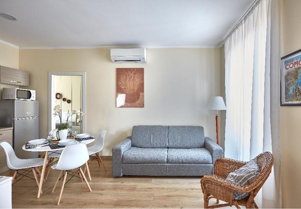 Beautiful Bohemian Apartment In Center Conditioned Air Côme Esterno foto