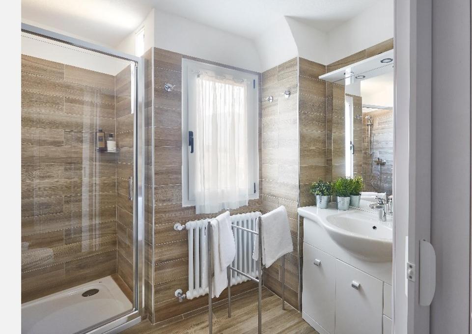 Beautiful Bohemian Apartment In Center Conditioned Air Côme Esterno foto