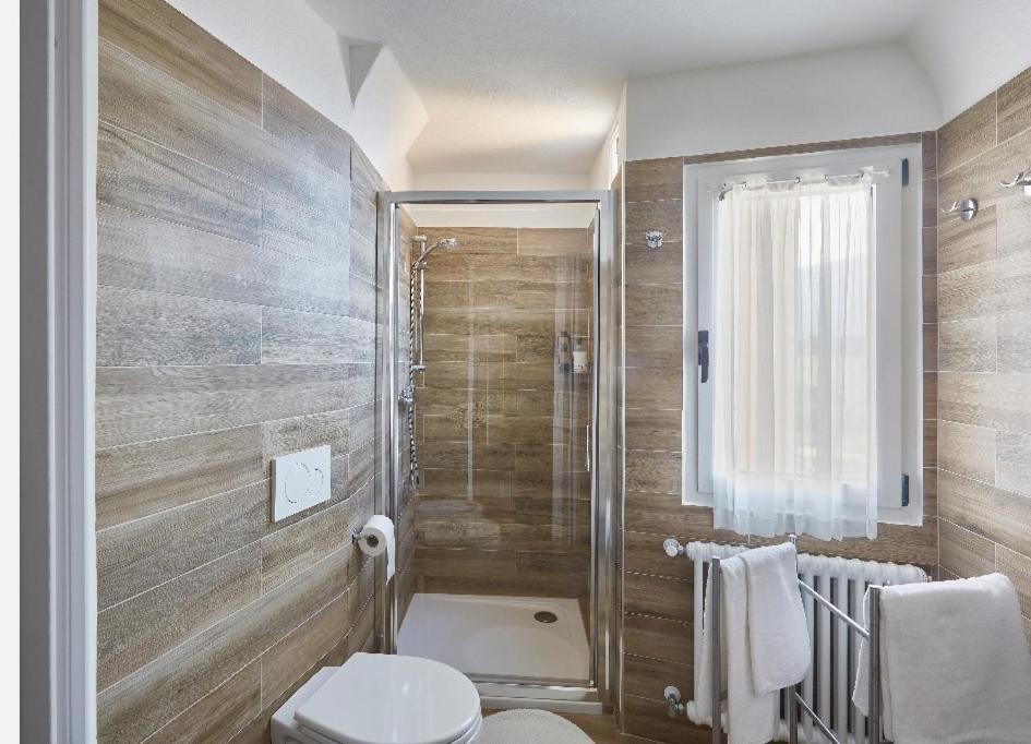 Beautiful Bohemian Apartment In Center Conditioned Air Côme Esterno foto
