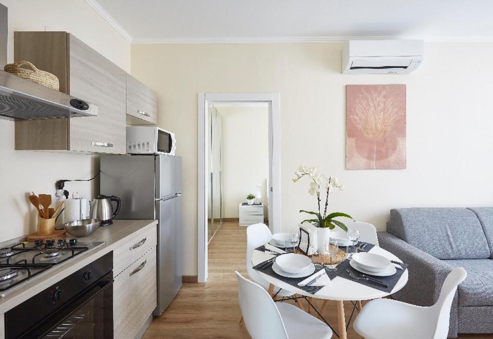 Beautiful Bohemian Apartment In Center Conditioned Air Côme Esterno foto